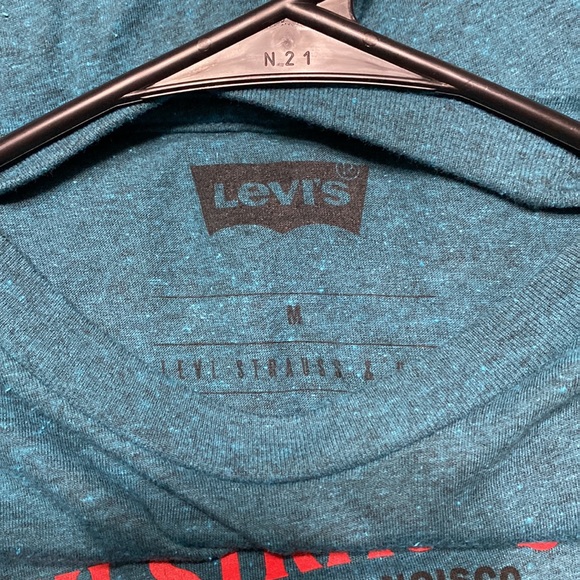 Levi stratuss & co logo tshirt - Picture 3 of 3
